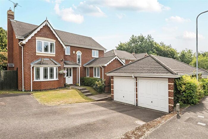4 Bedroom Detached House For Sale In Hunters Chase, Caversham, Reading, RG4