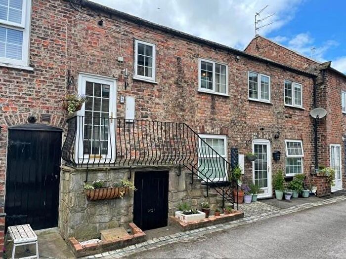 1 Bedroom Flat For Sale In Manor Court, Church View, Northallerton, DL6