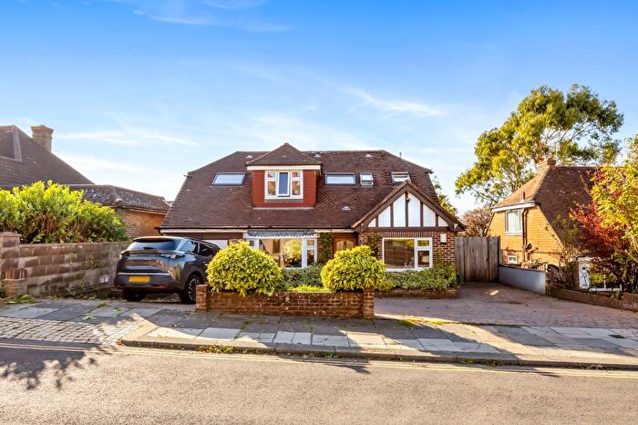 4 Bedroom Detached House For Sale In Benett Drive, Hove, BN3