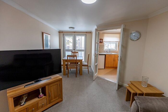 1 Bedroom Flat For Sale In Sandford Gate, Halleys Court, Kirkcaldy, KY1
