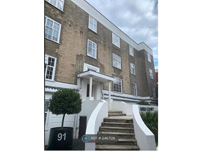 2 Bedroom Flat To Rent In Oakfield Court, London, SW4