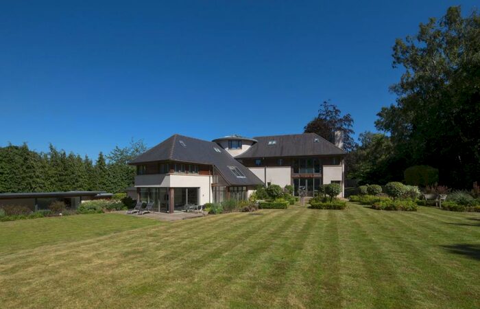 6 Bedroom Detached House For Sale In Bedwells Heath, Boars Hill, Oxford, OX1