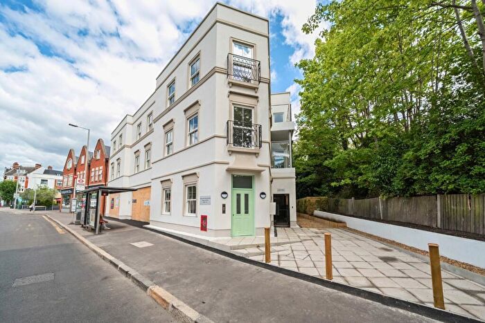 1 Bedroom Flat To Rent In London Road, Kingston Upon Thames, KT2