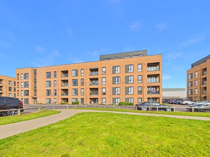 2 Bedroom Flat For Sale In Windstar Drive, South Ockendon, Essex, RM15