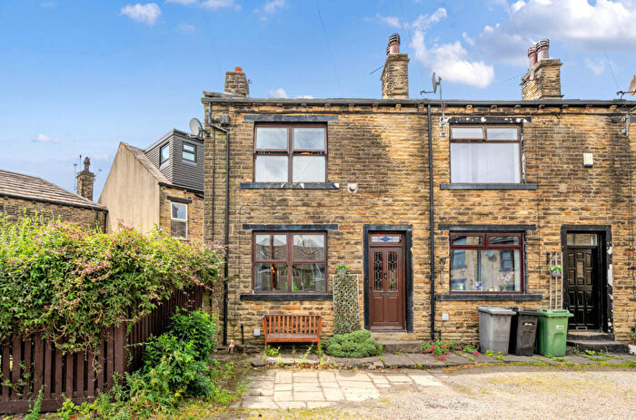 1 Bedroom End Of Terrace House For Sale In Beaumont Square, Pudsey, West Yorkshire, LS28