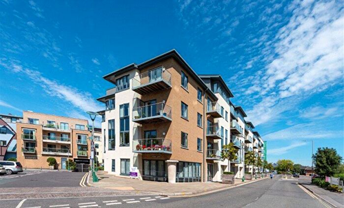 1 Bedroom Apartment For Sale In Maumbury Gardens, Dorchester, Dorset, DT1