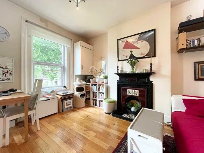 2 Bedroom Flat To Rent In Highgate, , North Hill, N6