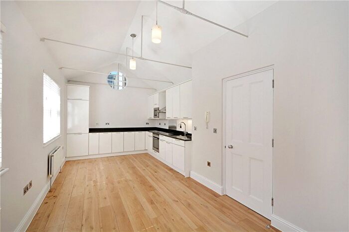 3 Bedroom Flat To Rent In Robert Adam Street, London, W1U