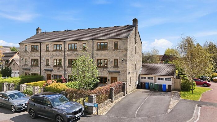 4 Bedroom Town House For Sale In Lansdowne Close, Ramsbottom, Bury, BL0