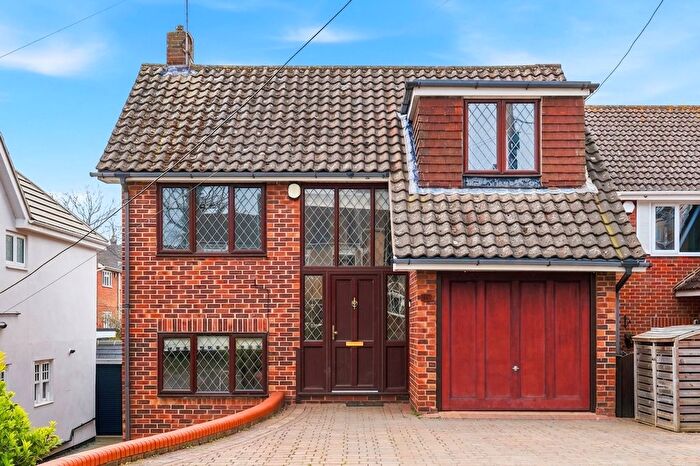 4 Bedroom Detached House For Sale In Outwood Common Road, Billericay, CM11