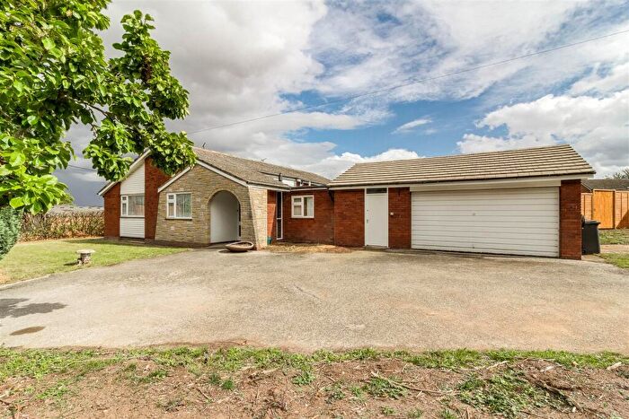 4 Bedroom Detached Bungalow For Sale In Chestnut Lane, Clifton Campville, B79