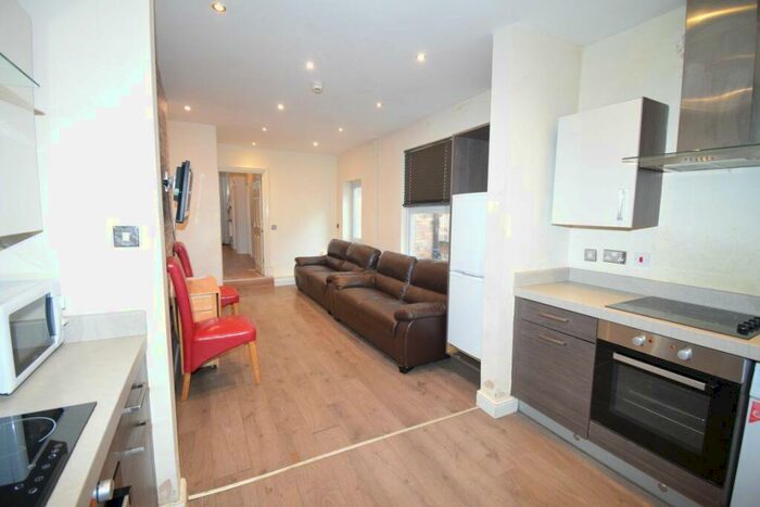 7 Bedroom Property To Rent In Uttoxeter New Rd - * Available St July, DE22