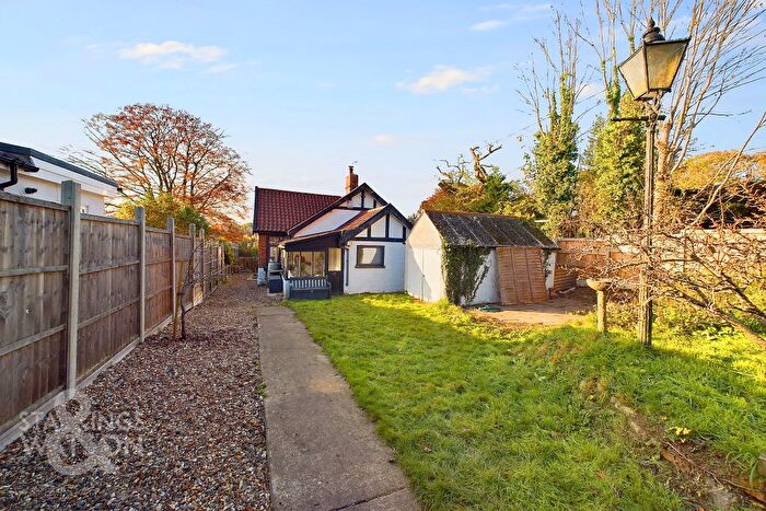 2 Bedroom Detached Bungalow For Sale In Laurel Drive, Brundall, Norwich, NR13