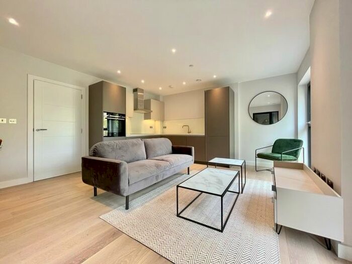 1 Bedroom Flat To Rent In Blackfriars Road, London, SE1