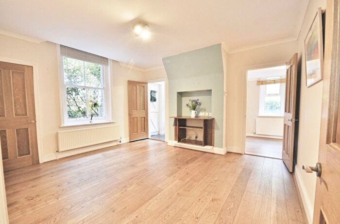 2 Bedroom Flat To Rent In Blackborough Road, Reigate, RH2