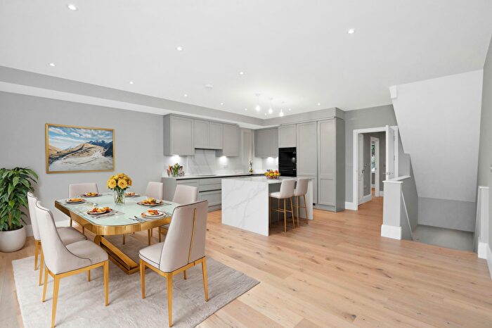 4 Bedroom Town House To Rent In Fir Hollow Gardens, Kenley, CR8