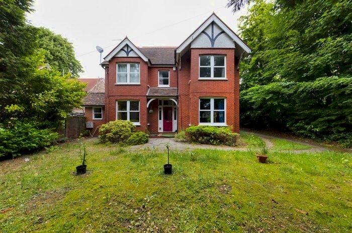 2 Bedroom Ground Flat To Rent In East Grinstead, West Sussex, RH19