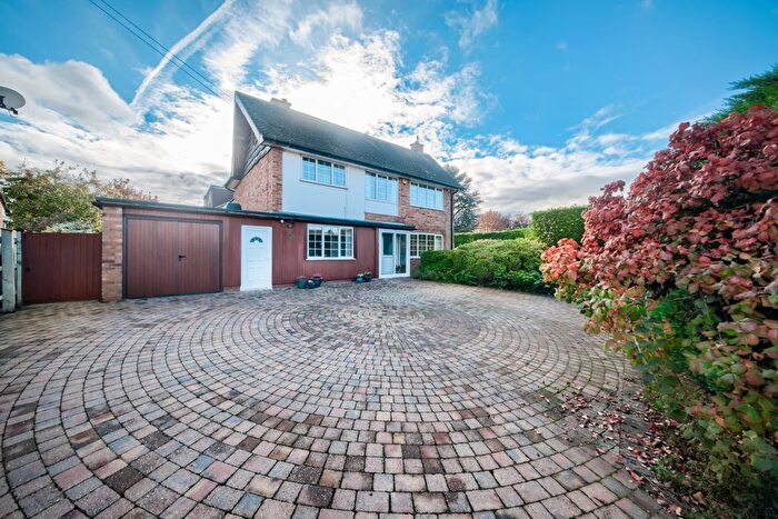 4 Bedroom Detached House For Sale In Bridgetown Road, Stratford-Upon-Avon, CV37