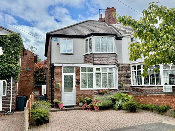 3 Bedroom Semi-Detached House For Sale In Lindridge Road, Birmingham, B23