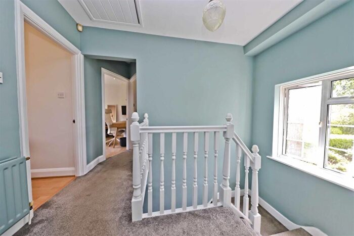 4 Bedroom Detached House For Sale In Broadwood Avenue, Ruislip, HA4