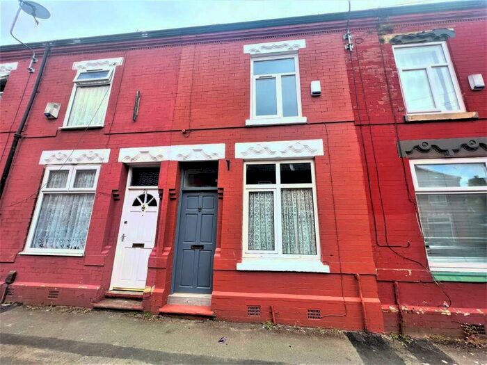 2 Bedroom House To Rent In Grasmere Street, Manchester, M12