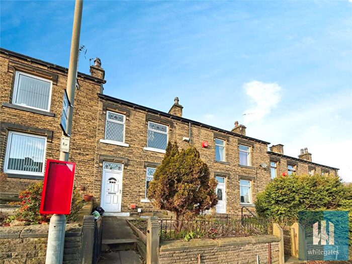 3 Bedroom Terraced House To Rent In Blackmoorfoot Road, Crosland Moor, Huddersfield, HD4