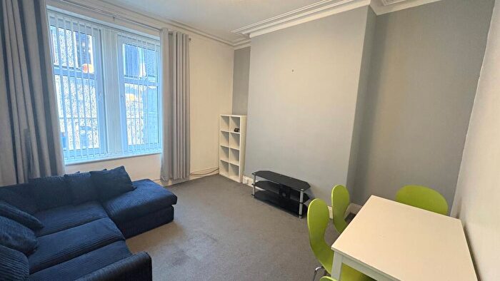 2 Bedroom Flat To Rent In Wallfield Crescent, Rosemount, Aberdeen, AB25