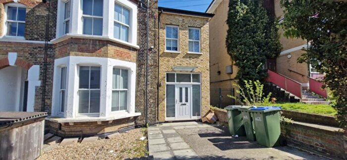 2 Bedroom Flat To Rent In Eglinton Hill, London, SE18
