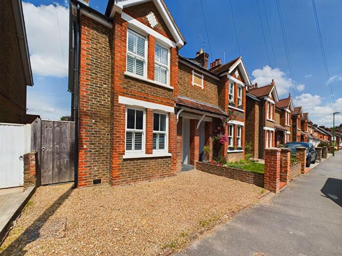 3 Bedroom Semi-Detached House For Sale In Swindon Road, Horsham, RH12