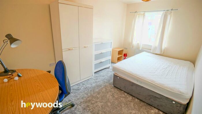 1 Bedroom Property To Rent In Room, Galingale View, Newcastle-under-Lyme, ST5