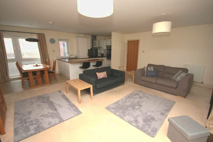 2 Bedroom Flat To Rent In Fettes Rise, Edinburgh, EH4