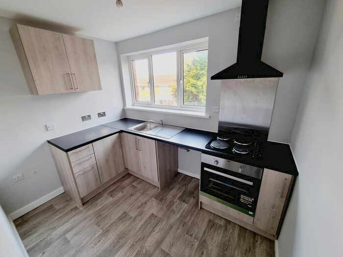 2 Bedroom Maisonette To Rent In Wellman Croft, Selly Oak, Birmingham, B29