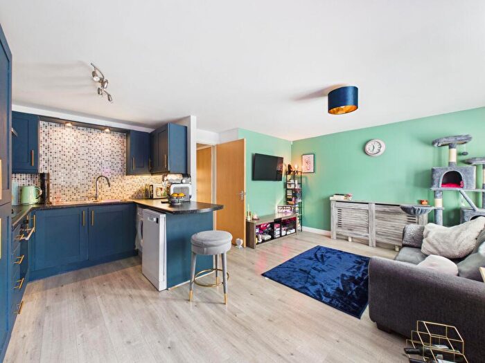 2 Bedroom Flat For Sale In Pilgrove Way, Cheltenham, GL51