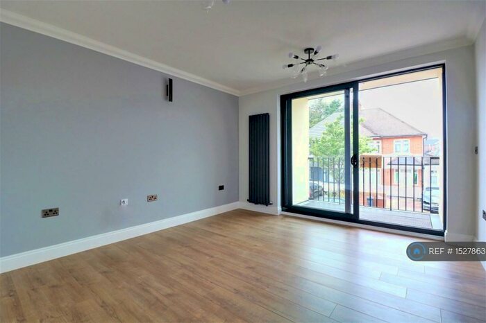 2 Bedroom Flat To Rent In Dsd House, Romford, RM6