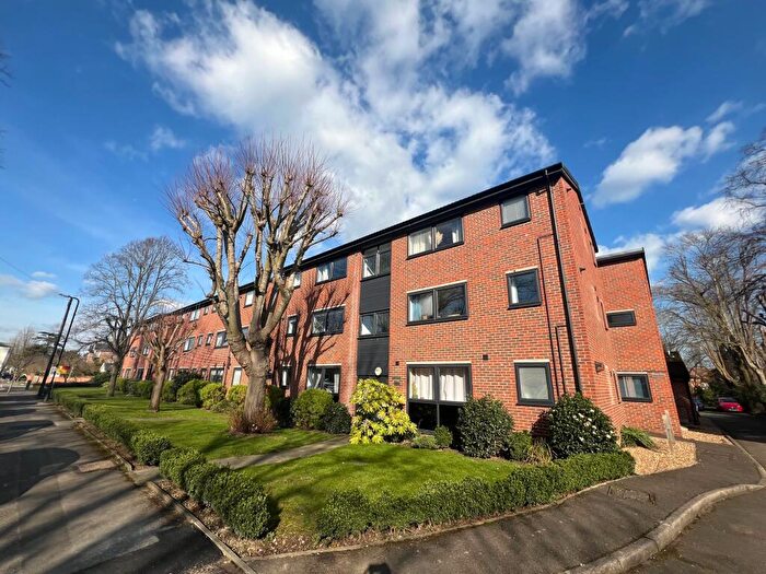 1 Bedroom Apartment To Rent In Ray Park Avenue, Maidenhead, SL6