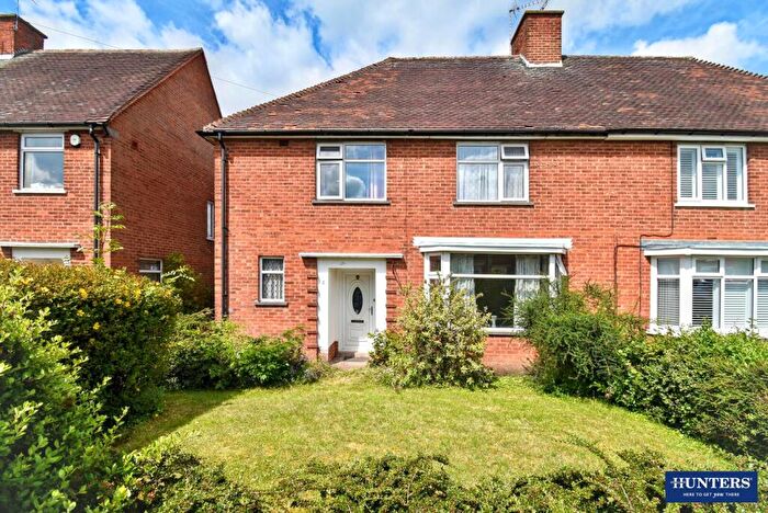 3 Bedroom House For Sale In South Avenue, Wigston, LE18