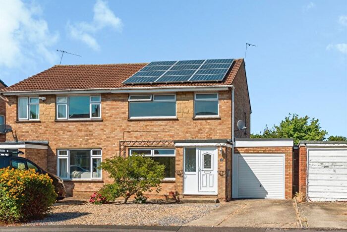 3 Bedroom Semi-Detached House For Sale In Calder Close, Swindon, SN25