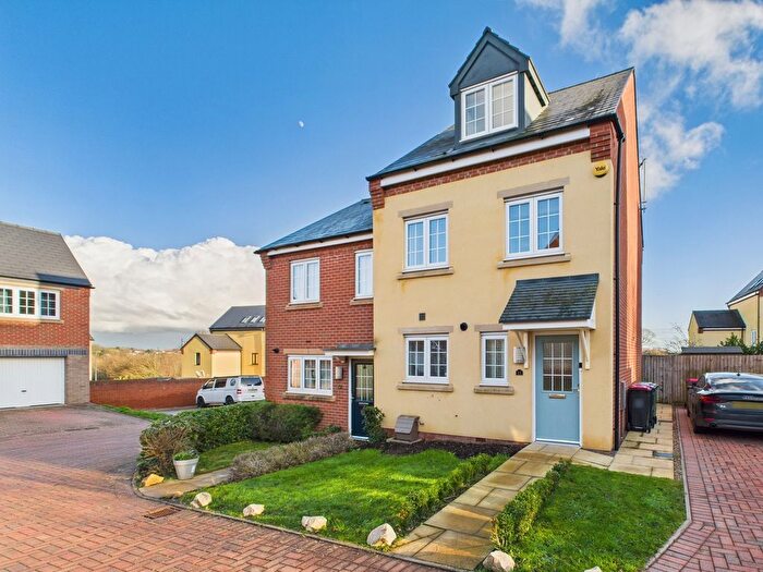 3 Bedroom Semi-Detached House For Sale In Kiln Close, Lightmoor Village, Telford, Shropshire., TF4