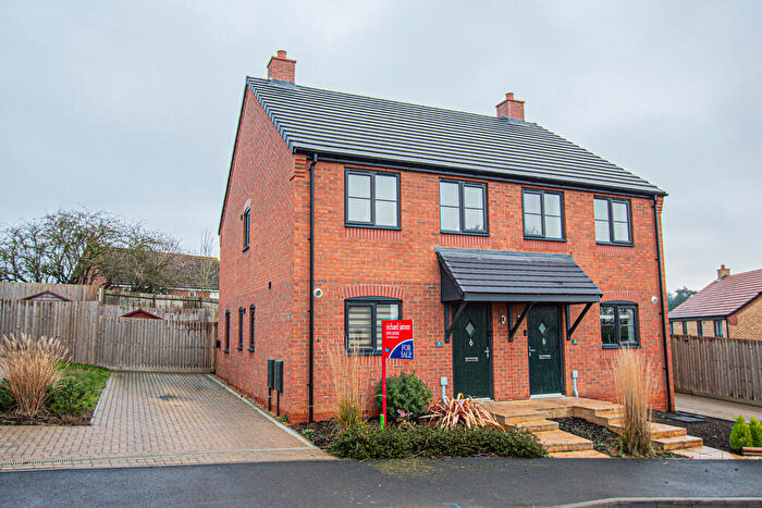 2 Bedroom Semi-Detached House For Sale In Wright Street, Irthlingborough, NN9