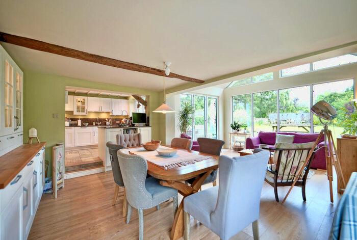 4 Bedroom Detached House For Sale In High Street, Offord D'Arcy, PE19