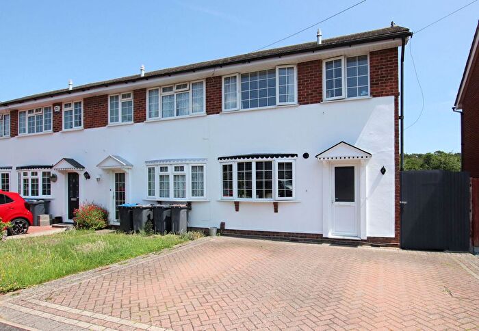 2 Bedroom End Terrace House For Sale In Freshfields, Shirley, CR0