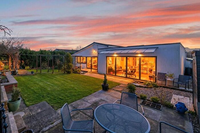 4 Bedroom Detached Bungalow For Sale In Park Avenue, Shelley, HD8