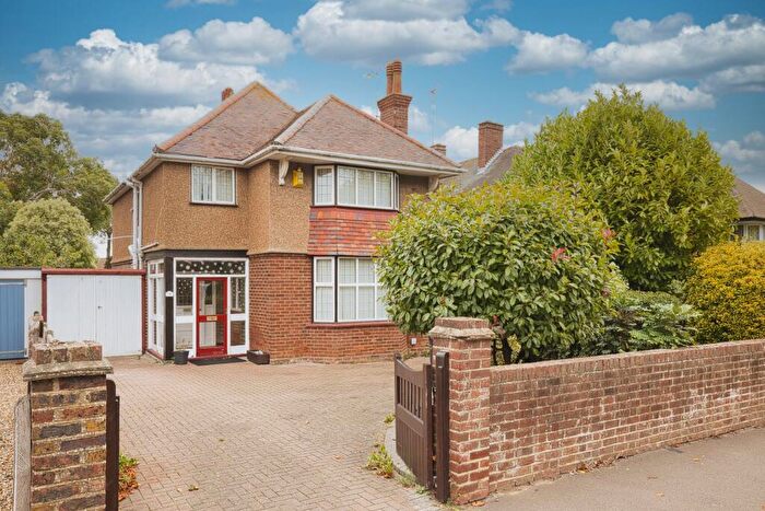 3 Bedroom Detached House For Sale In Broadstairs Road, Broadstairs, Kent, CT10