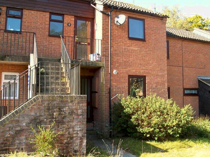 1 Bedroom Terraced House To Rent In Greenways Walk, Crawley, RH11