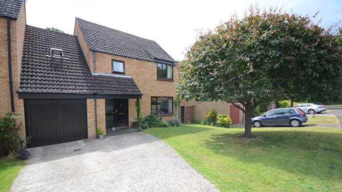 5 Bedroom Detached House To Rent In Marshall Close, Purley On Thames, Reading, RG8