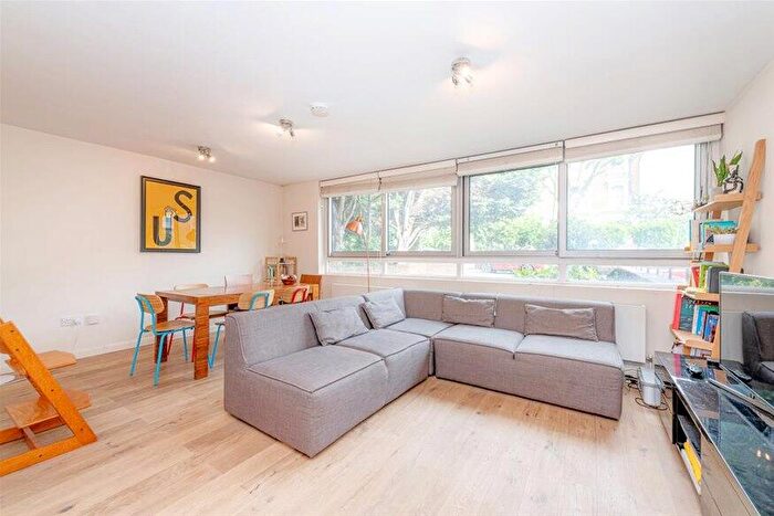 2 Bedroom Flat To Rent In Waverley Court, Steeles Road, Belsize Park, NW3
