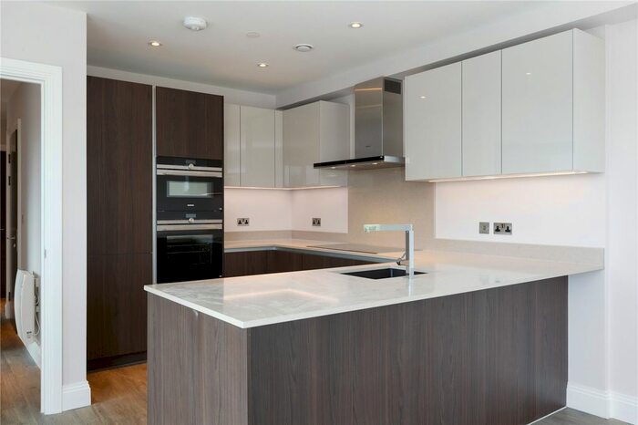 2 Bedroom Flat To Rent In The Potteries, Linden Park Road, Tunbridge Wells, Kent, TN2