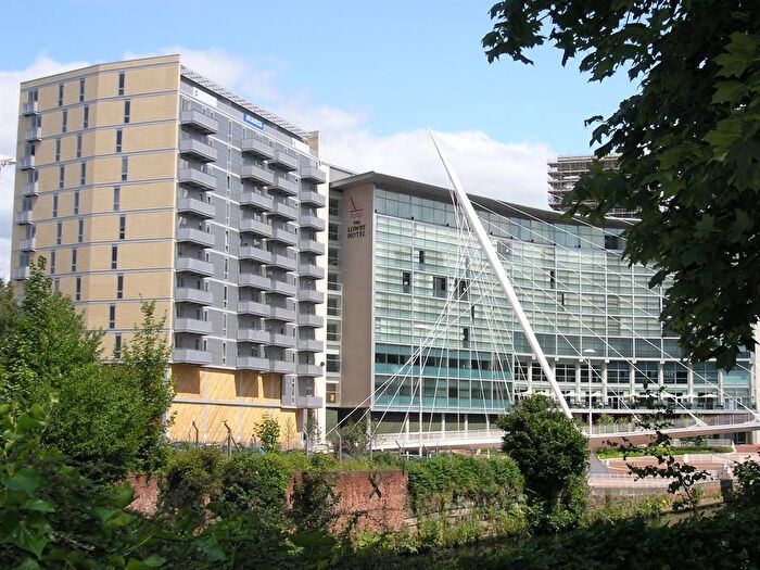 2 Bedroom Flat To Rent In The Bridge, Dearmans Place, M3