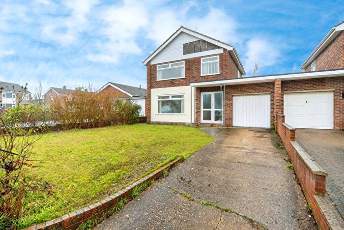 3 Bedroom Link Detached House For Sale In Conway Crescent, Bedford, Bedfordshire, MK41