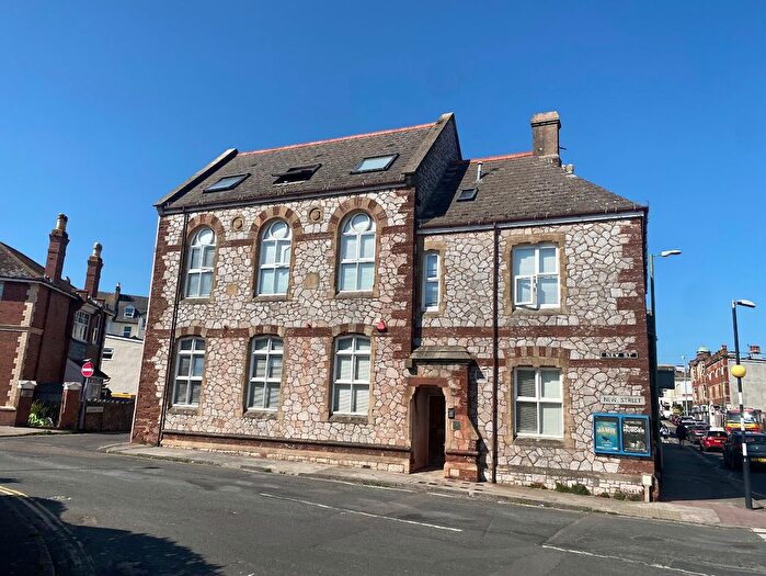 2 Bedroom Flat To Rent In New Street, Paignton, TQ3
